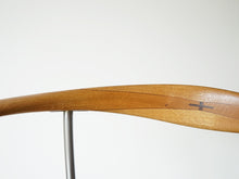 画像をギャラリービューアに読み込む, Hans J Wegner Johannes Hansen JH701 ハンス J ウェグナー ヨハネス ハンセン 北欧ヴィンテージ アームチェアの背もたれとフレーム
