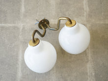 画像をギャラリービューアに読み込む, Vilhelm Lauritzen Louis Poulsen VL Bracket Lamp ヴィルヘルム ラウリッツェン ルイス ポールセン ブラケットランプオパールガラス 真鍮  ウォールランプの全体
