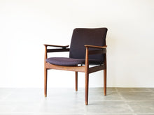 Finn Juhl（フィン・ユール）FD192アームチェア チーク 紫のファブリック張り替え済 France&Søn arm chair ｜ 北欧家具 ・ヴィンテージ家具 ｜ KONDO