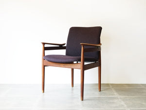 Finn Juhl（フィン・ユール）FD192アームチェア チーク 紫のファブリック張り替え済 France&Søn arm chair ｜ 北欧家具・ ヴィンテージ家具 ｜ KONDO