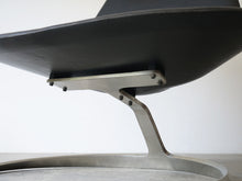 画像をギャラリービューアに読み込む, Jørgen Kastholm Preben Fabricius Scimitar Chair Ivan Schlechter ヨルゲン カストホルム プレバン ファブリシャス シミターチェア イヴァン シュレクター 革張り ラウンジチェア 座面と脚の接続部
