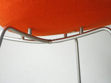 画像をギャラリービューアに読み込む, Arne Jacobsen FH3318 The Pot chair Fritz Hansen アルネ ヤコブセン フリッツハンセン製 ポットチェア オレンジ ラウンジチェア
