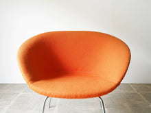 画像をギャラリービューアに読み込む, Arne Jacobsen FH3318 The Pot chair Fritz Hansen アルネ ヤコブセン フリッツハンセン製 ポットチェア オレンジ ラウンジチェア
