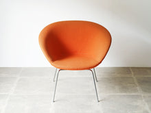 画像をギャラリービューアに読み込む, Arne Jacobsen FH3318 The Pot chair Fritz Hansen アルネ ヤコブセン フリッツハンセン製 ポットチェア オレンジ ラウンジチェア
