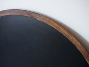 アイヴァンAヨハンソン ブラジリアンローズウッドの丸テーブル コーヒーテーブル Ejvind A.Johansson Reversable Table 北欧デザインのローテーブルの黒い面　シミあり