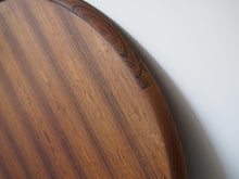 画像をギャラリービューアに読み込む, アイヴァンAヨハンソン ブラジリアンローズウッドの丸テーブル コーヒーテーブル Ejvind A.Johansson Reversable Table 北欧デザインのローテーブルの淵　シミあり
