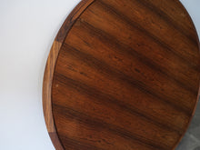 画像をギャラリービューアに読み込む, アイヴァンAヨハンソン ブラジリアンローズウッドの丸テーブル コーヒーテーブル Ejvind A.Johansson Reversable Table 北欧デザインのローテーブルの木目の面　シミあり

