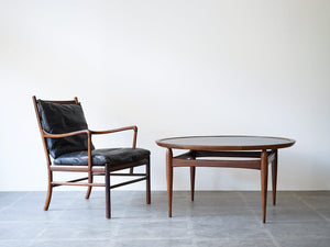 アイヴァンAヨハンソン ブラジリアンローズウッドの丸テーブル コーヒーテーブル Ejvind A.Johansson Reversable Table 北欧デザインのローテーブルとOle Wanscherのコロニチェア