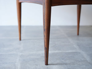 アイヴァンAヨハンソン ブラジリアンローズウッドの丸テーブル コーヒーテーブル Ejvind A.Johansson Reversable Table 北欧デザインのローテーブル 　脚先