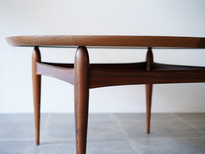 アイヴァンAヨハンソン ブラジリアンローズウッドの丸テーブル コーヒーテーブル Ejvind A.Johansson Reversable Table 北欧デザインのローテーブル 曲線が美しい脚