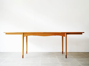 Finn Juhl Extendable table & BO62 Chairs