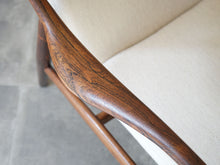 画像をギャラリービューアに読み込む, Finn Juhl Niels Vodder NV45 Chair Brazillian Rosewood フィン ユール ニルス ヴォッダー ブラジリアンローズウッド アームチェアの美しい肘掛け
