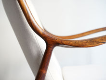 画像をギャラリービューアに読み込む, Finn Juhl Niels Vodder NV45 Chair Brazillian Rosewood フィン ユール ニルス ヴォッダー ブラジリアンローズウッド アームチェアの美しい肘掛け
