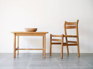 Børge Mogensen（ボーエ・モーエンセン）のオーク無垢材の正方形テーブルとBM61チェア コーヒーテーブル