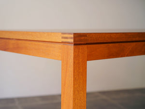 Christian Hvidt（クリスチャン・ヴィッツ）のダイニングテーブルの組み木