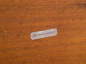 モーエンセンのコーヒーテーブルに貼られたラベル