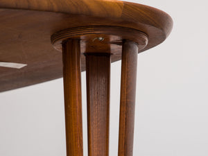 デンマークデザインの三角テーブルの脚