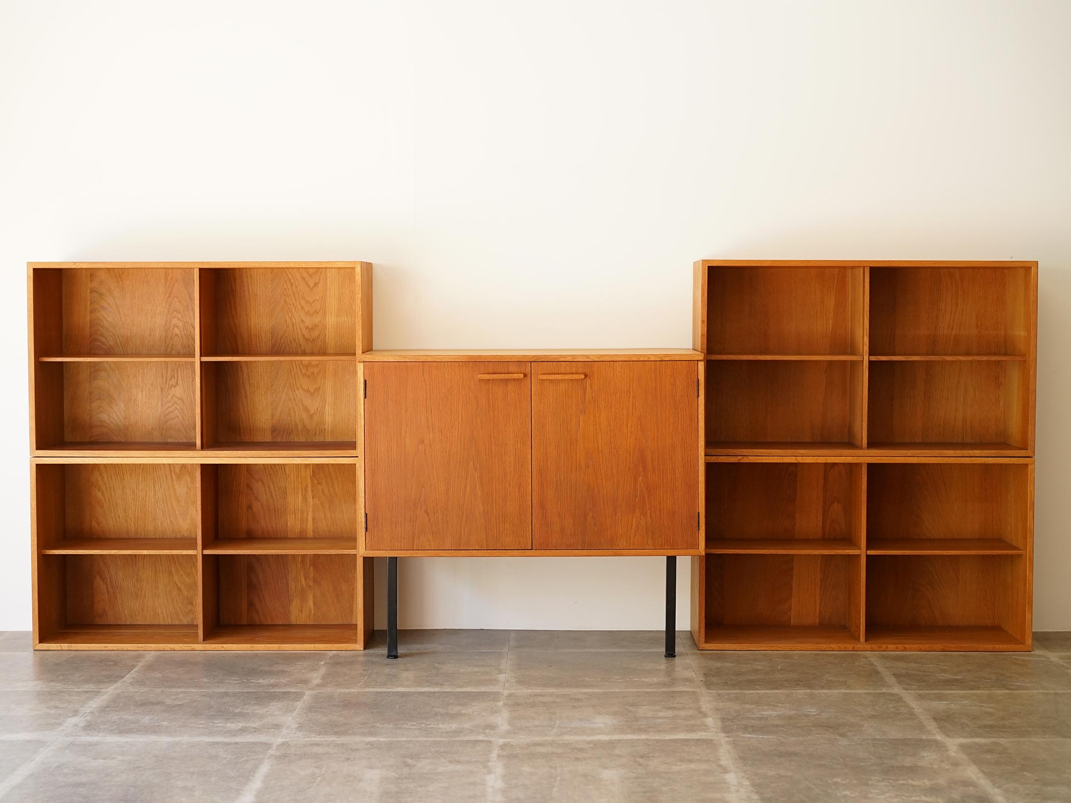 デンマークデザインの本棚とキャビネット 北欧ヴィンテージ – KONDO