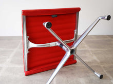 画像をギャラリービューアに読み込む, Charles Eames &amp; Ray Eames Chair &amp; Stool
