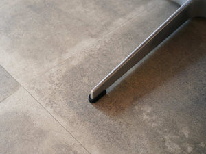 Arne Jacobsen（アルネ・ヤコブセン）の丸テーブルの脚先