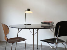 画像をギャラリービューアに読み込む, ヤコブセンのテーブルとランプの使用イメージ
