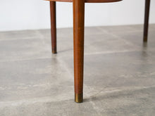 画像をギャラリービューアに読み込む, Anton Kildebergのコーヒーテーブルの脚先は真鍮
