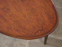 画像をギャラリービューアに読み込む, Anton Kildebergのコーヒーテーブルの天板木目
