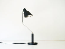 画像をギャラリービューアに読み込む, デンマークデザインLyfa製の黒いテーブルランプ

