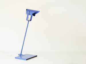 デンマークデザインのラベンダー色のテーブルランプ