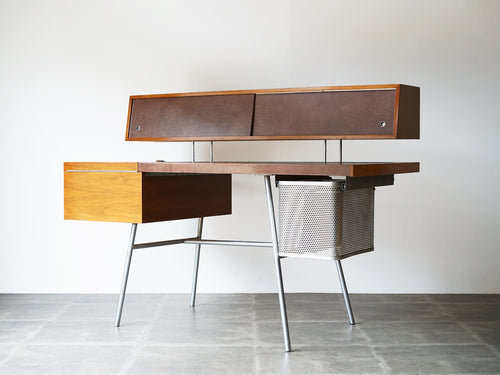 Home Office Desk by George Nelson for Herman Miller ネルソンデスクの全体