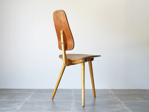 Bengt Rudaがデザインした椅子Grillの背面