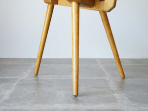 Bengt Rudaがデザインした椅子Grillの脚