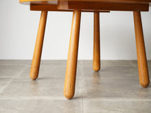 画像をギャラリービューアに読み込む, デンマーク家具コーヒーテーブルの足先の丸み
