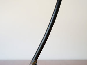 デンマークデザインの黒いテーブルランプのアーム