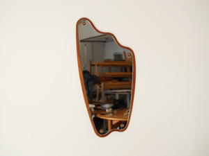 デンマークデザインの壁掛け鏡ヴィンテージミラーの正面