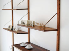 画像をギャラリービューアに読み込む, Poul Cadovius Royal Persienne CADO Royal Wall Shelving System ポール カドヴィウス  ローズウッド 北欧ヴィンテージ ウォールシェルフ 棚に雑貨コーディネート
