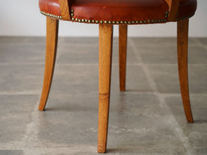 デンマークデザインの椅子の脚