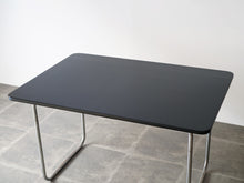 画像をギャラリービューアに読み込む, Fritz Hansen フリッツハンセンの1930年製ビンテージ黒テーブルの天板
