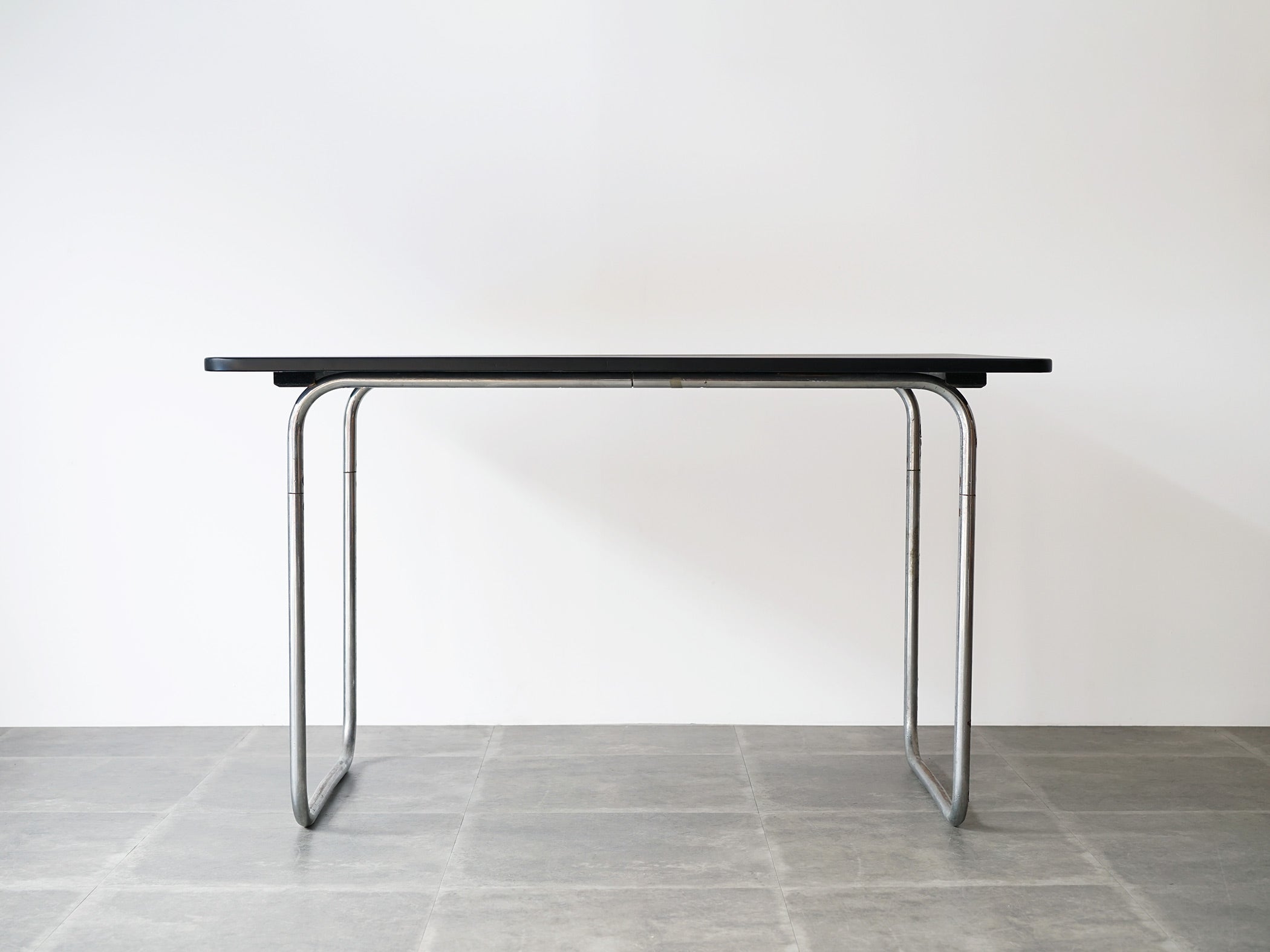 セール(SALE)開催中！ファッション通販 Fritz Hansen（フリッツ・ハンセン）1930年代ヴィンテージ黒 ダイニングテーブル