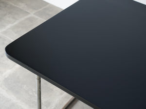 Fritz Hansen フリッツハンセンの1930年製ビンテージ黒テーブルのマットな天板
