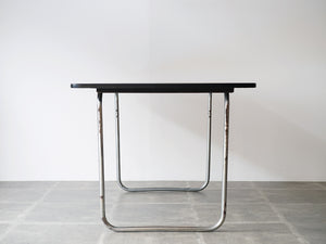 Fritz Hansen フリッツハンセンの1930年製ビンテージ黒テーブルの側面