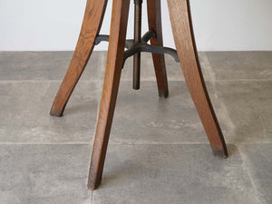 木製の回転椅子 1920〜1930年代製アンティークな椅子の脚