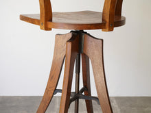 画像をギャラリービューアに読み込む, 木製の回転椅子 1920〜1930年代製アンティークな椅子のフレーム
