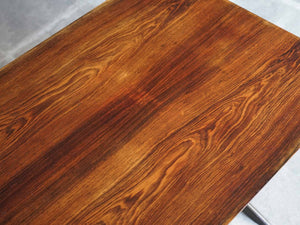 Peter Hvidt & Orla Mølgaard-Nielsen( (ピーター・ビット ＆ オルラ・ムルガード・ニールセン)Silverline rosewood Table ローズウッドのテーブル　天板の色褪せなどの様子