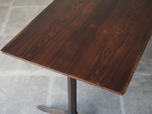 画像をギャラリービューアに読み込む, Peter Hvidt &amp; Orla Mølgaard-Nielsen( (ピーター・ビット ＆ オルラ・ムルガード・ニールセン)Silverline rosewood Table ローズウッドのテーブルの天板縁
