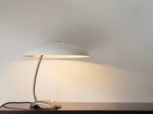 画像をギャラリービューアに読み込む, White shade &amp; Gray base Table Lamp

