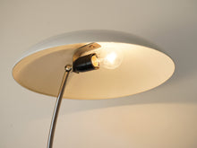 画像をギャラリービューアに読み込む, White shade &amp; Gray base Table Lamp
