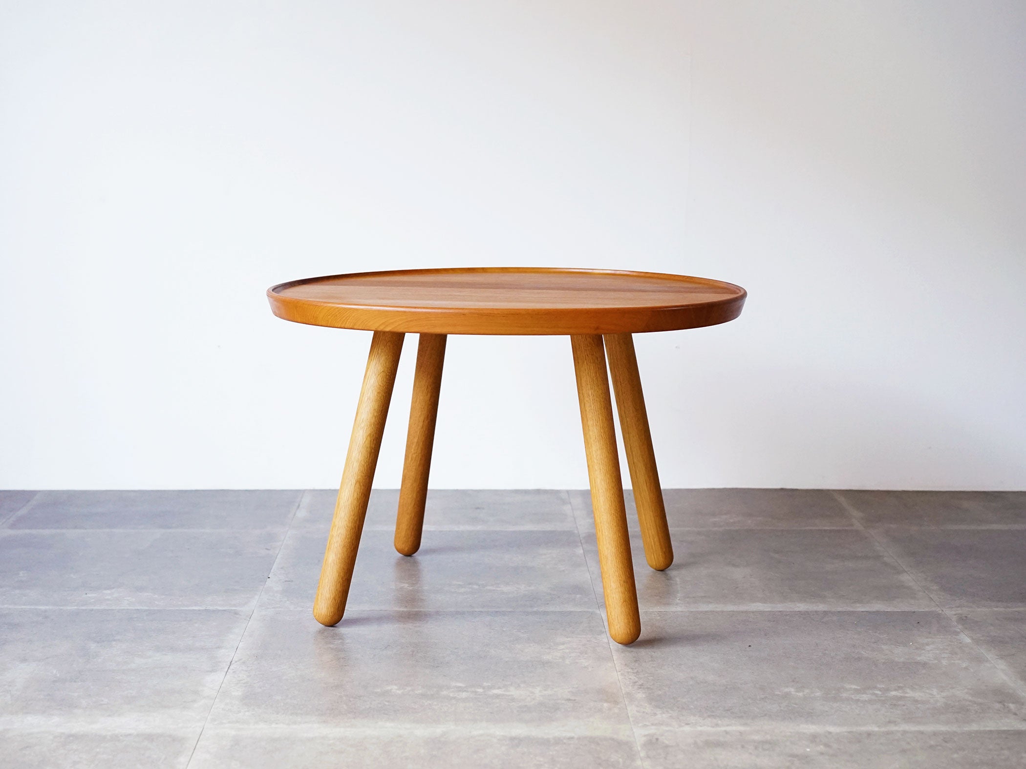 Finn Juhl “Pelican table” Finn Juhl（フィン・ユール）Pelican Table ペリカンテーブル