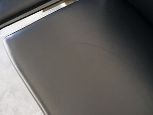 Hans J Wegner Kastrup sofa CH402 ハンスJウェグナー エアポートチェア カストラップベンチの座面 黒いレザー張り 傷あり