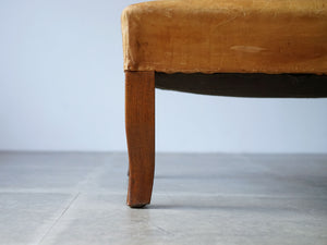 デンマークデザイン天然革とマホガニーのスツールの脚の曲線